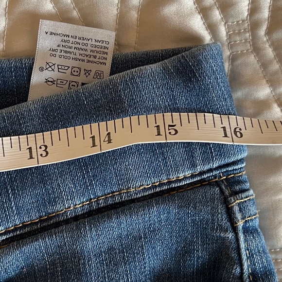 Levi’s Signature Totally Shaping Pull-On Boot Cut Jeans Size 12P - Picture 10 of 12